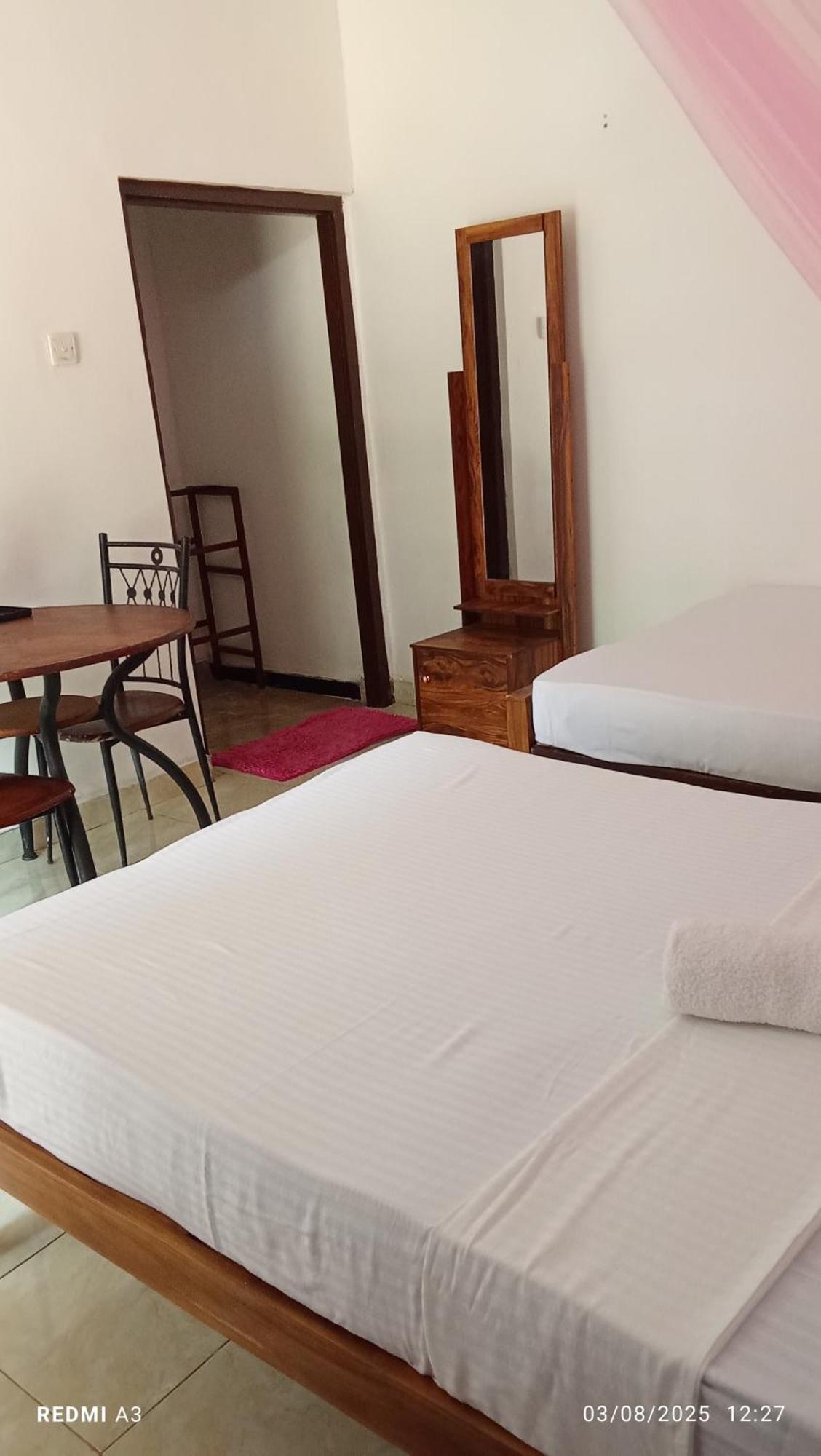 Sidhangana Home Stay Анурадхапура Номер фото
